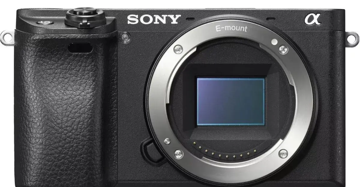 Sony A6300 + 18–55 mm