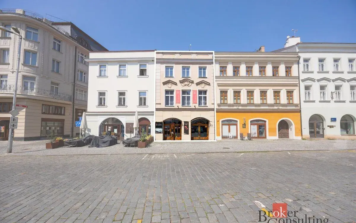Pronájem, komerční/restaurace, 700 m2, Velké náměstí 137/17,