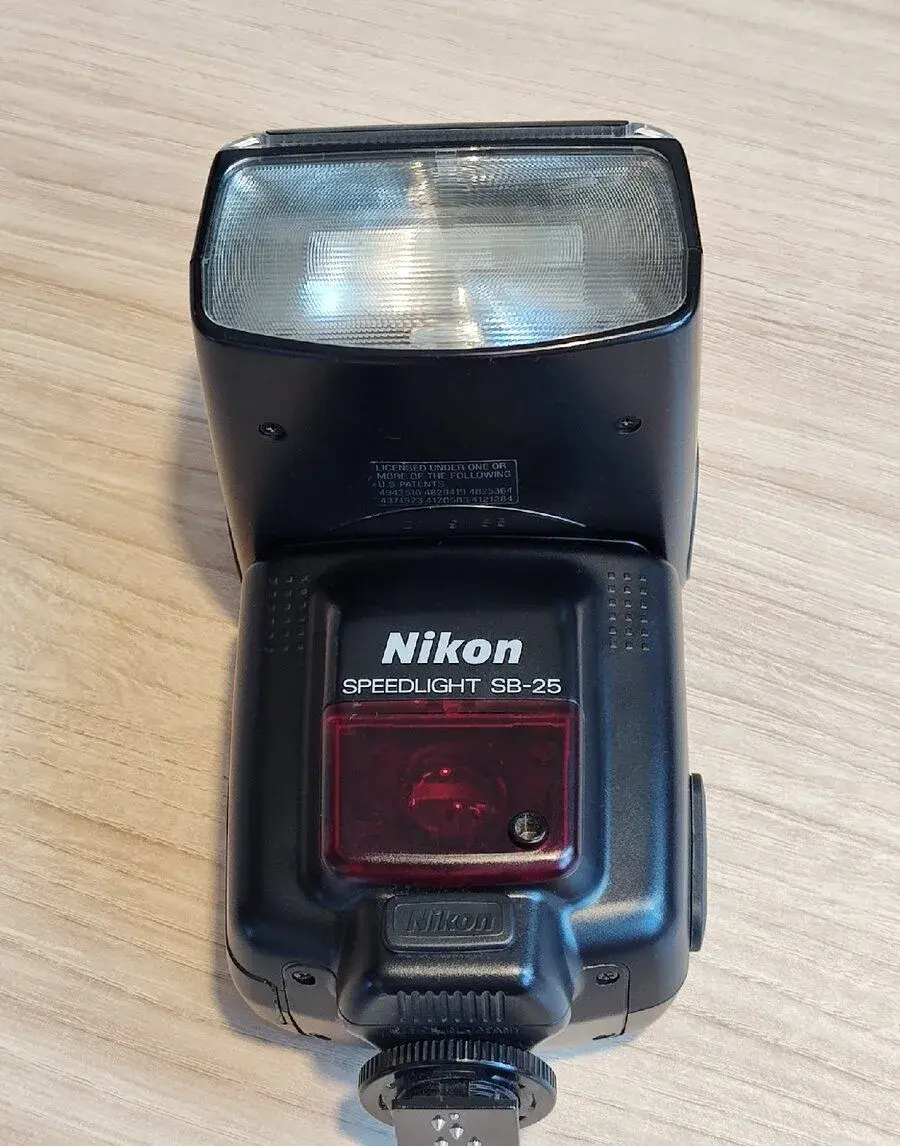 Blesk Nikon Speedlight SB-25