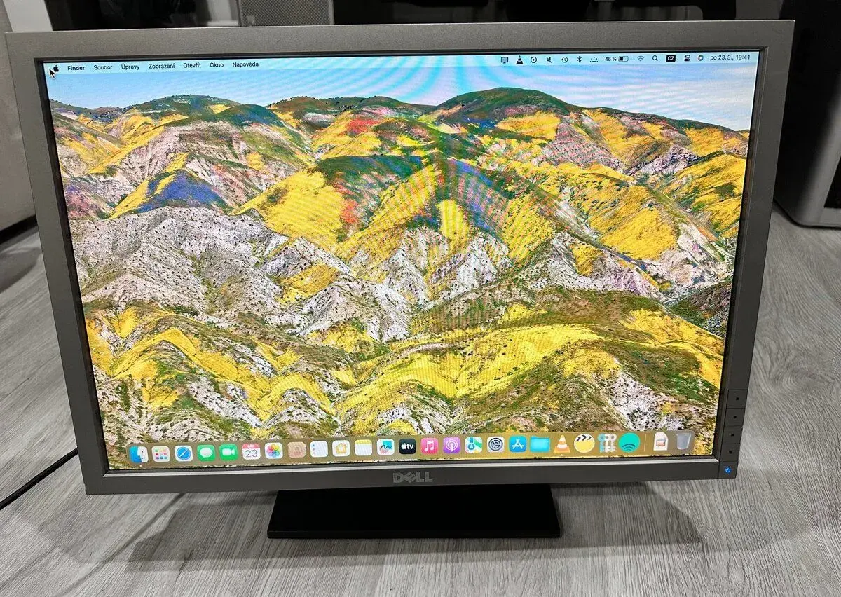 22” monitor Dell P2210f