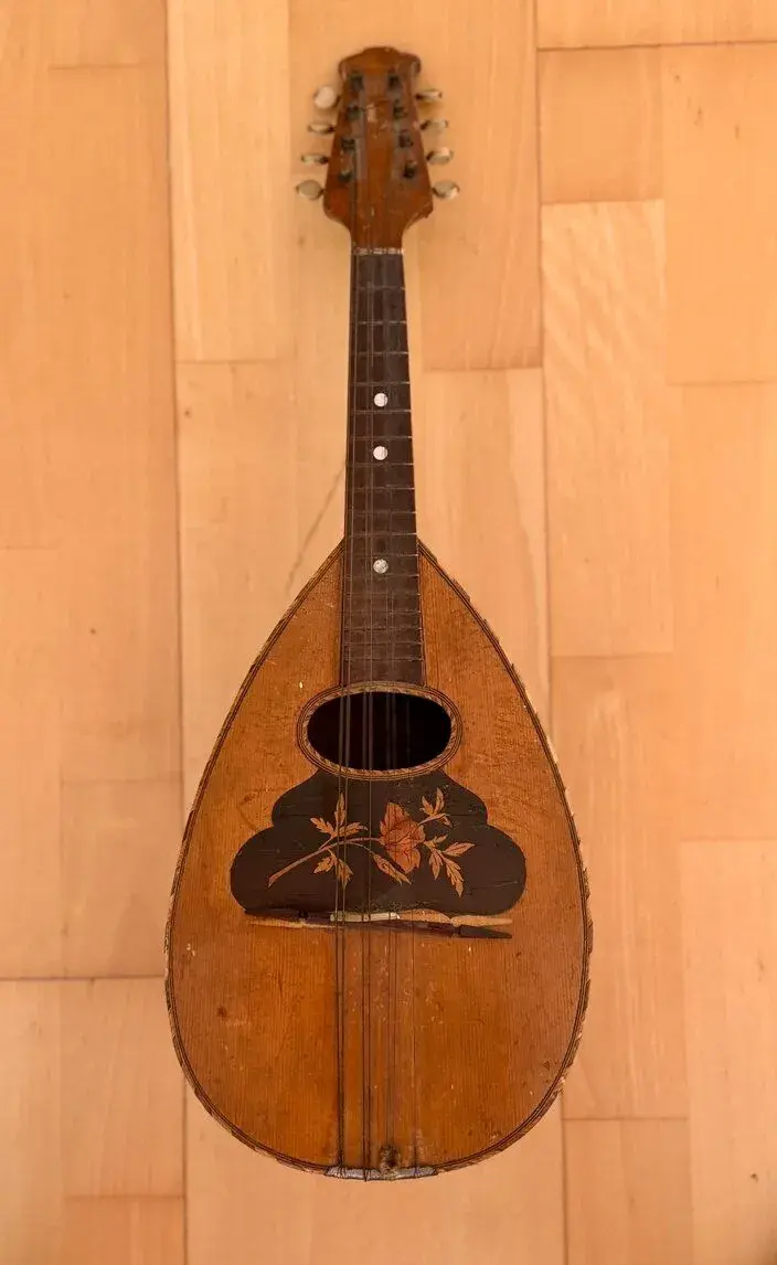 MANDOLINA