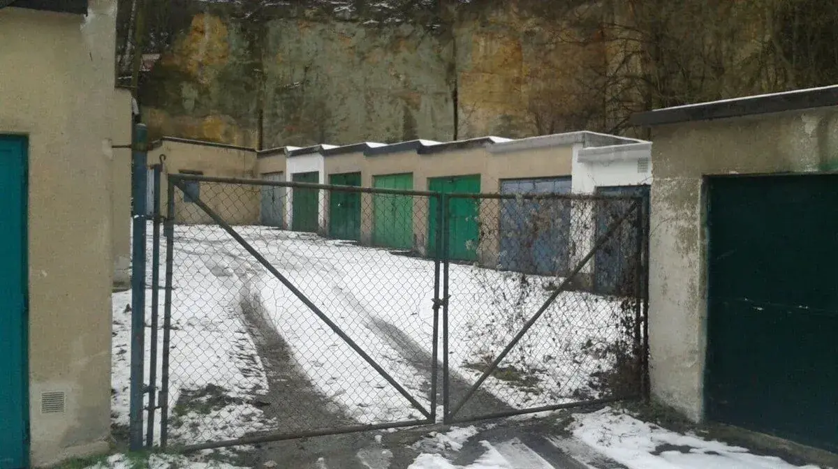 Prodej garáže 19 m2, Praha - Veleslavín