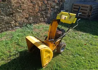Benzínová sněhová fréza s pojezdem LONCIN 5,5 HP