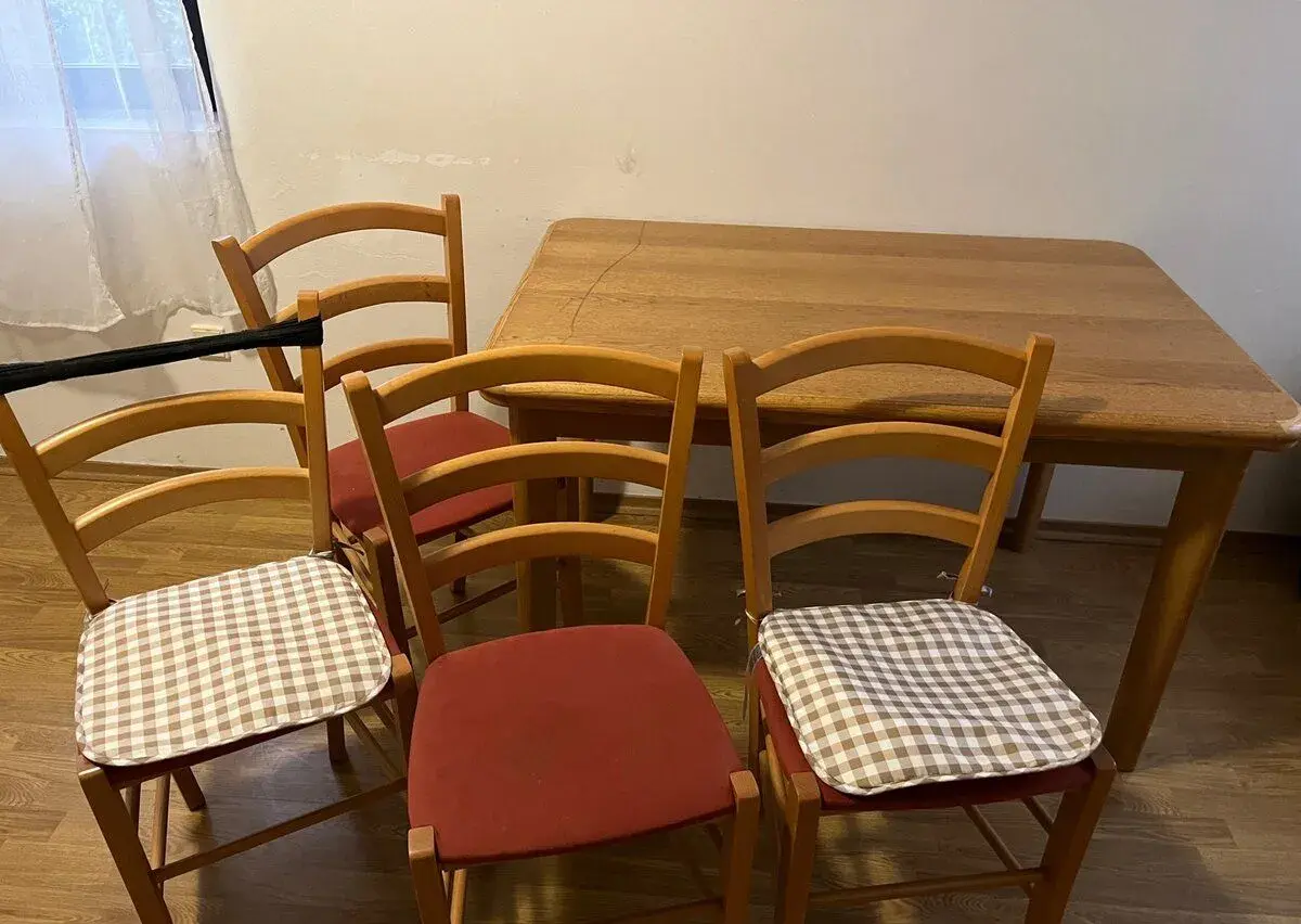 Kuchyňský stůl a židle
