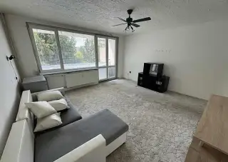 Pronájem bytu 3+1, 85 m² – Dobrovice u Mladé Boleslavi