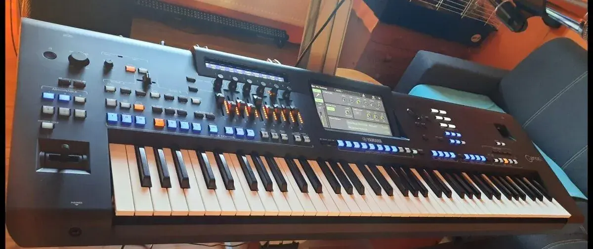 YAMAHA GENOS 2