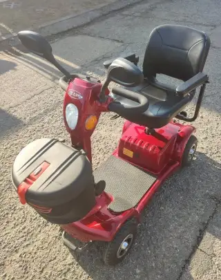 Seniorský a invalidní vozík Selvo 4250
