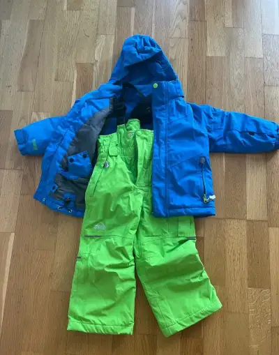 Lyžařský set - bunda a oteplovací kalhoty