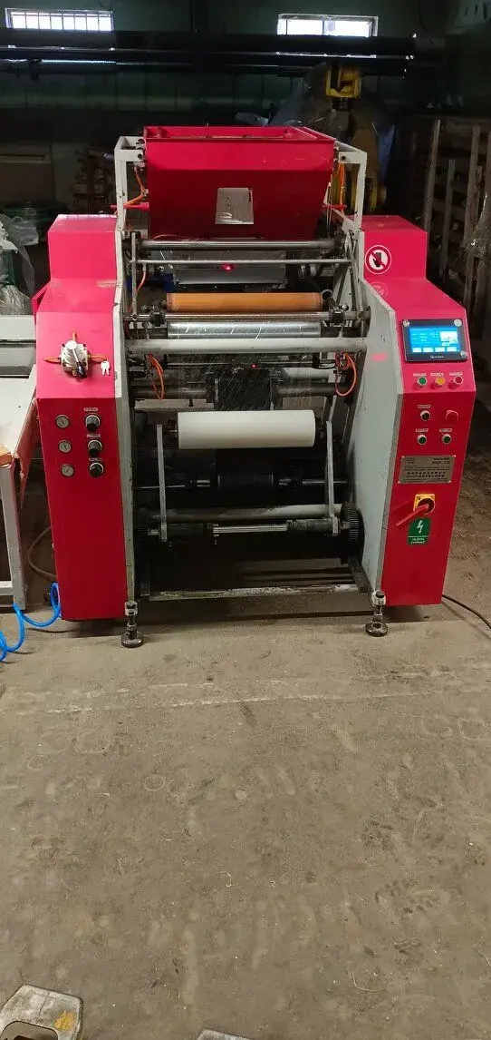 Plně autotamatická převíječka stretch folie