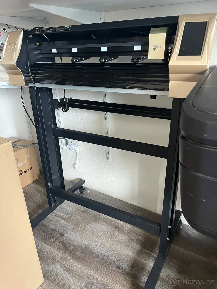 Řezací plotr Skycut cutting plotter