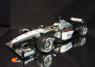 McLaren MP4-15 Hakkinen Formule F1 Hot Wheels 1/18