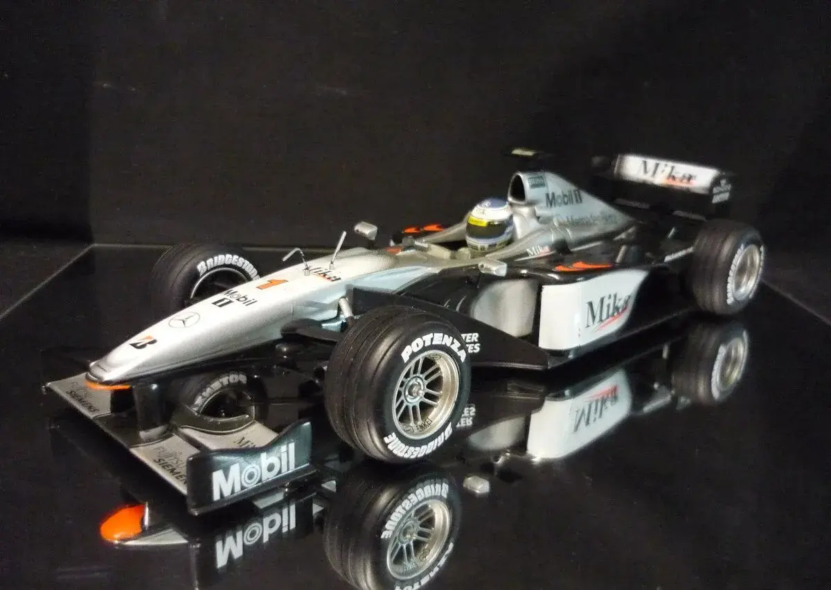 McLaren MP4-15 Hakkinen Formule F1 Hot Wheels 1/18