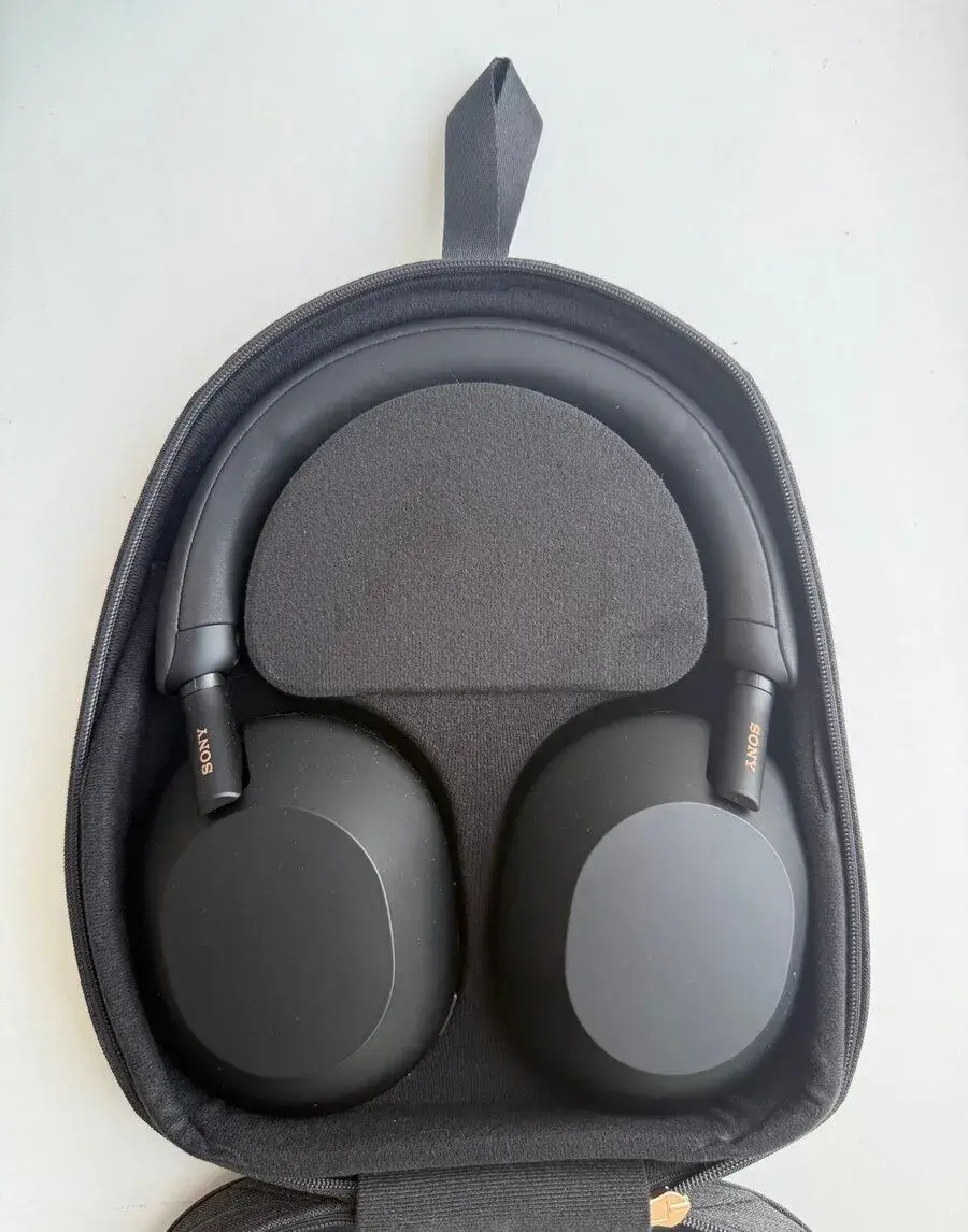 Sony Noise Cancelling WH-1000XM5, ČERNÉ