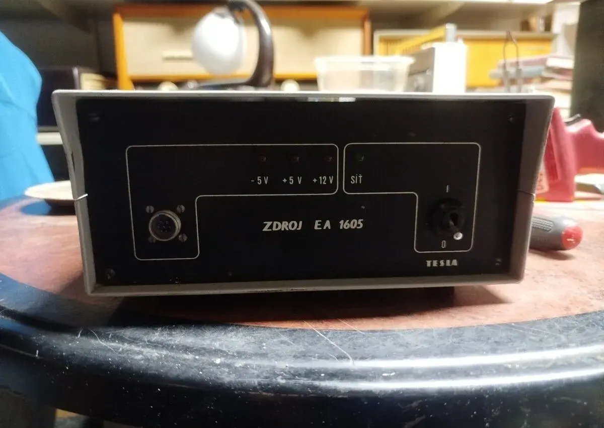 Zdroj EA 1605