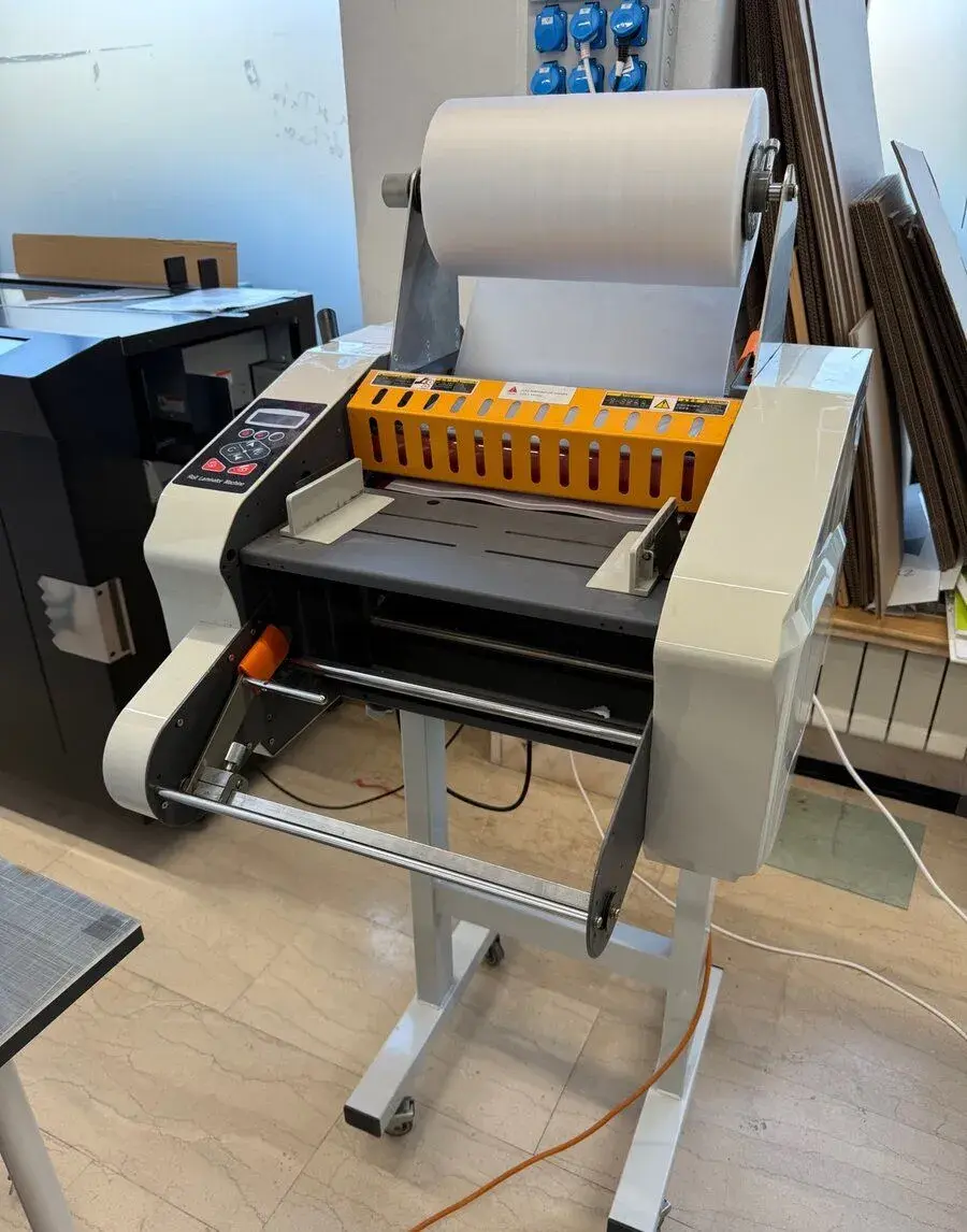 Rolovy laminator 330mm
