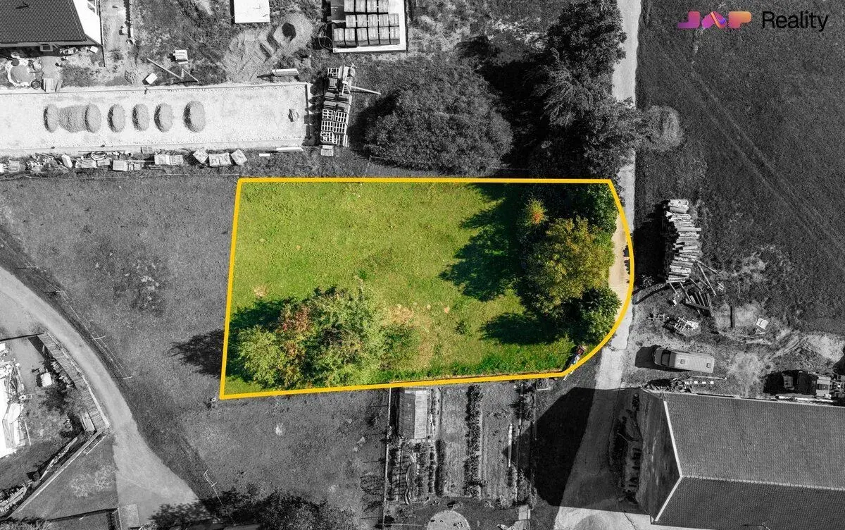 Prodej stavebního pozemku 856 m², Benátky, ev.č. 00191