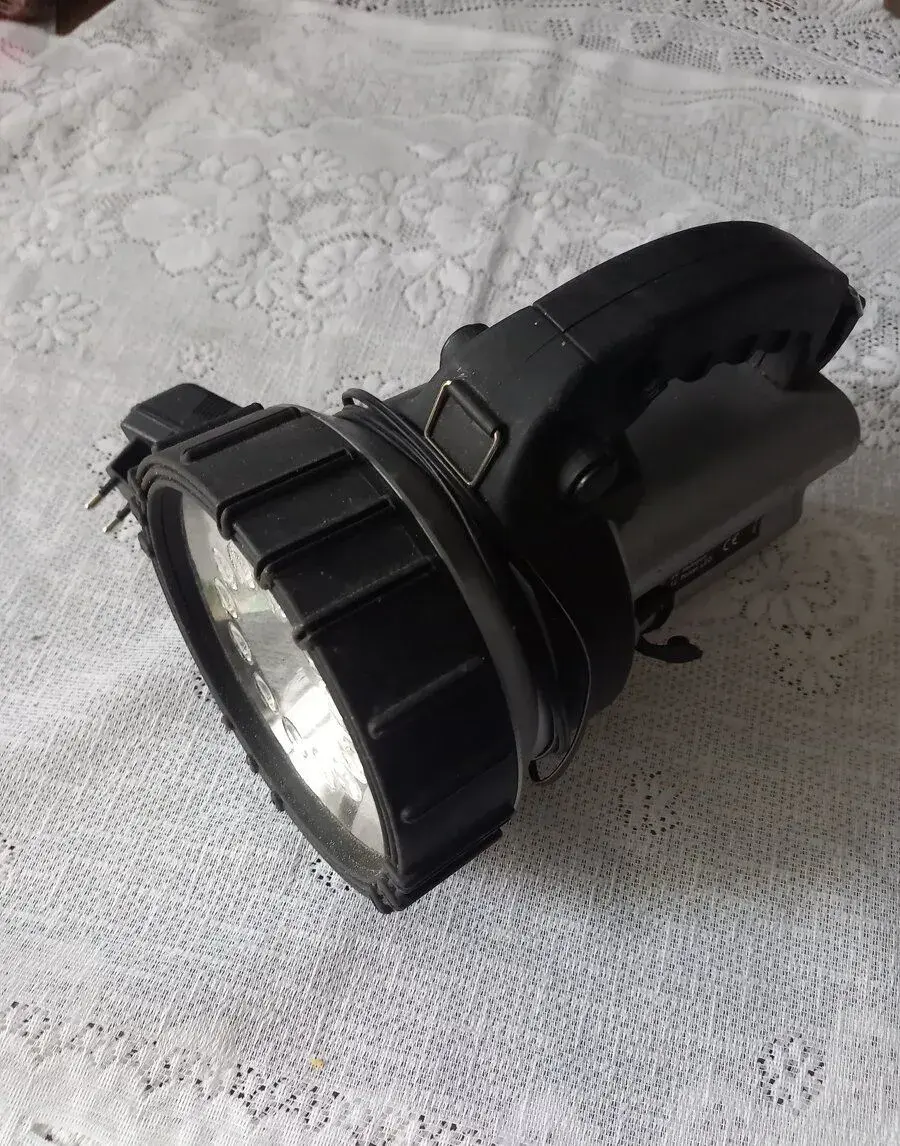 Nabíjecí led svítilna 3 v 1