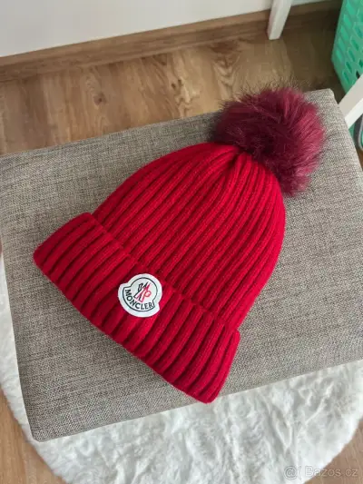 MONCLER ZIMNÍ DÁMSKÁ ČEPICE KULICH VEL.UNi