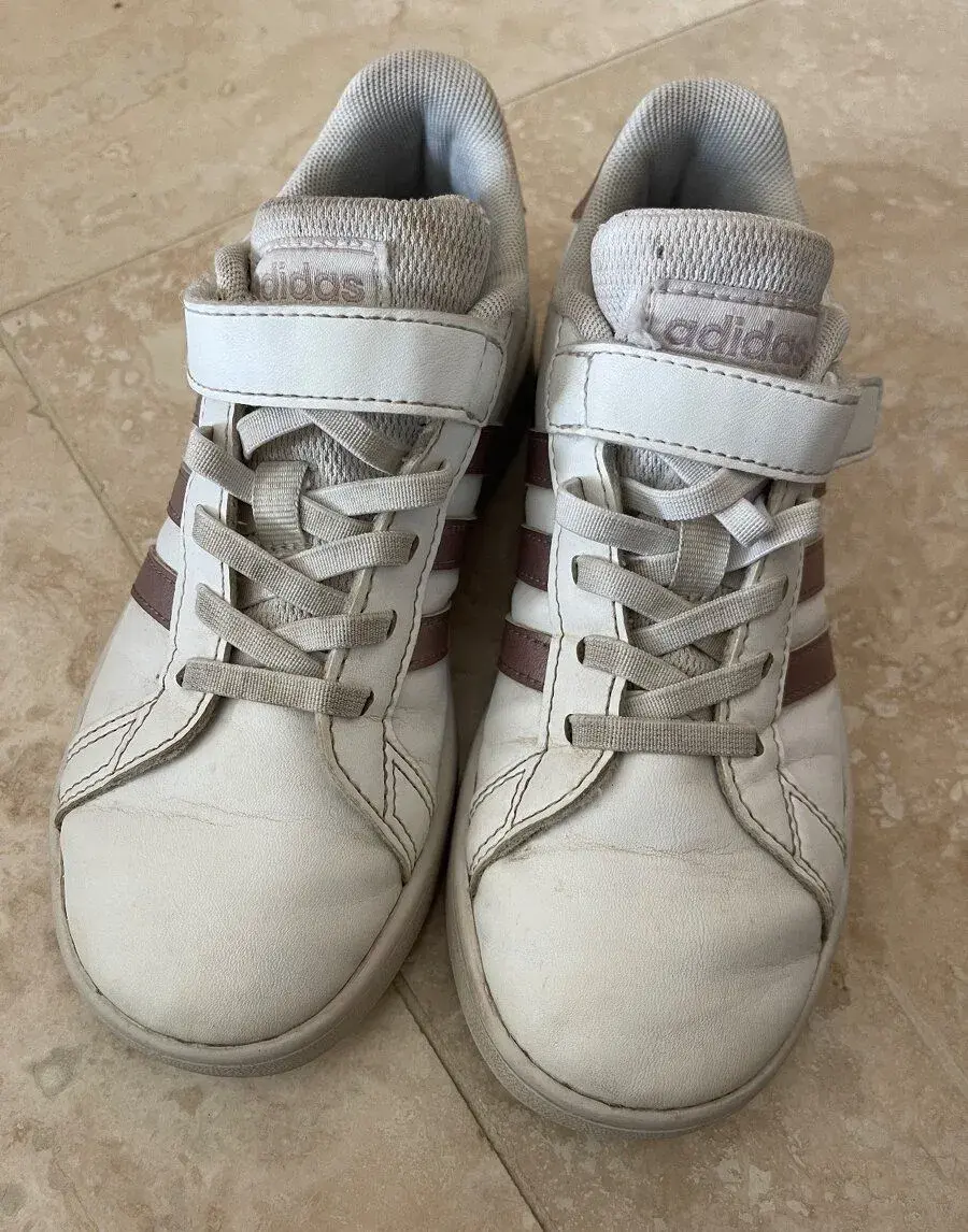 Dívčí obuv Adidas velikost 32