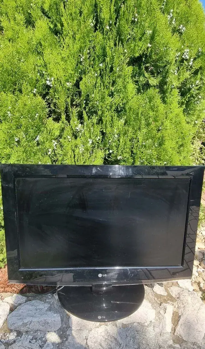 televizor LG úhl. 80 cm