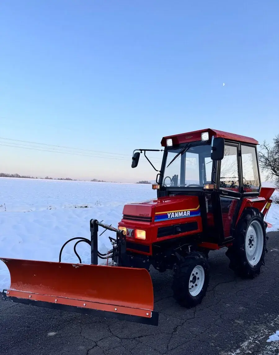 ✨Japonský traktor YANMAR F195D 4x4 zimní výbava
