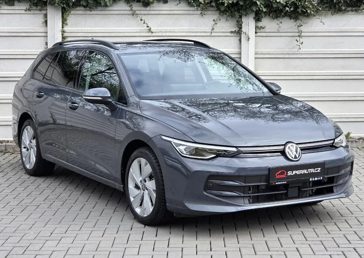 Volkswagen Golf – 2024, 90 000 km