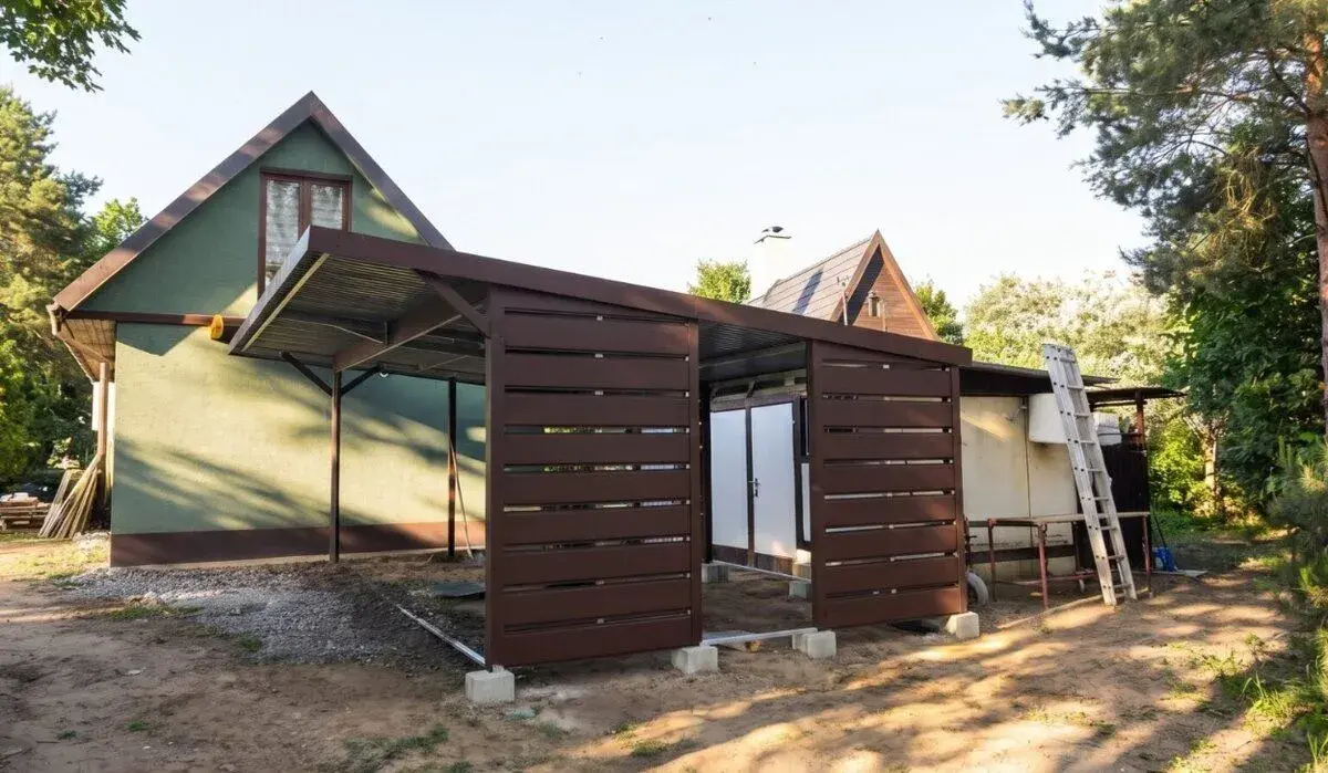 Přístřešek pro dvě auta6x4m tmavě hnědá přesah střechy 100cm