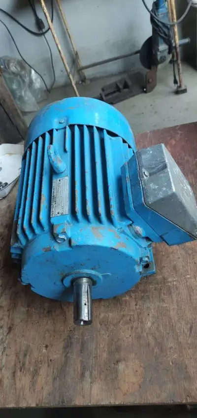 elektromotor patkový 4kW/2900ot.