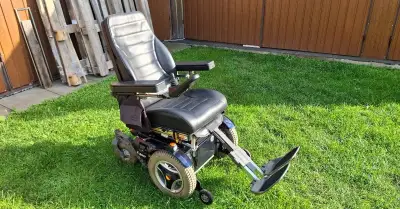 Elektrický invalidní vozík Permobil C300