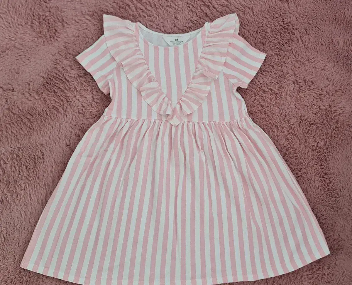 dívčí letní šaty H&M vel. 122/128