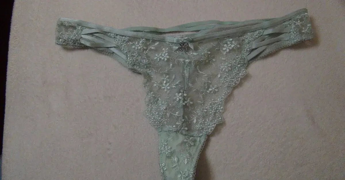 Dámská tanga, kalhotky