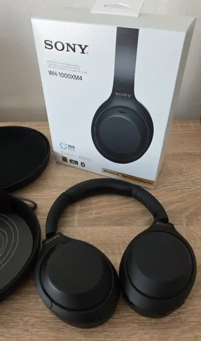 Sony WH-1000XM4 black .v Záruce do 09.2027