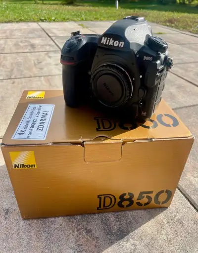 Nikon D850 – krásný stav + originální krabice