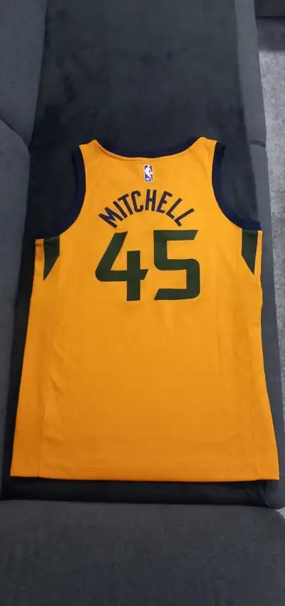 NBA dres Donovan Mitchell
