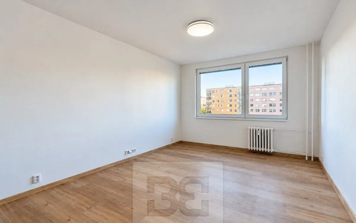 Pronájem bytu 1+kk 29 m², Praha - Hlubočepy, ev.č. N09891