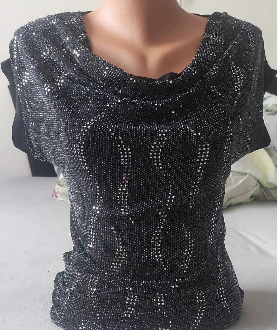 Přiléhavý top Vero Moda