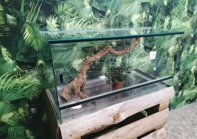 Terárium 100x40x40 cm se šoupacími dvířky