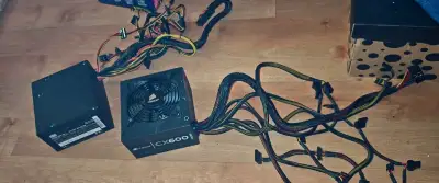 PC základní desky a zdroje