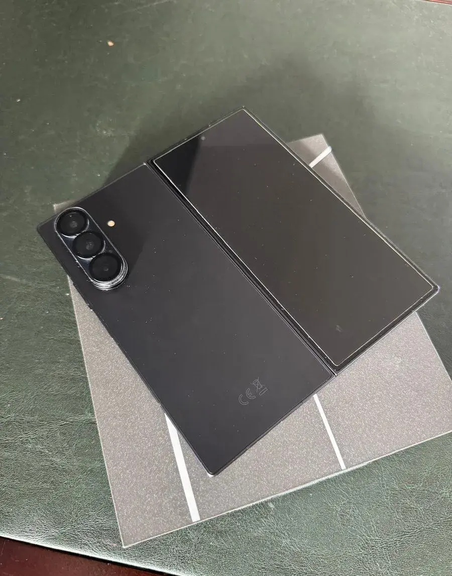 Samsung Galaxy Z Fold 7 512 GB/12 GB- ZÁRUKA TMOBILE cca 15M