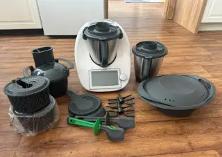 Thermomix TM6 + 2. nádoba + kráječ Cutter+ (i zvlášť)