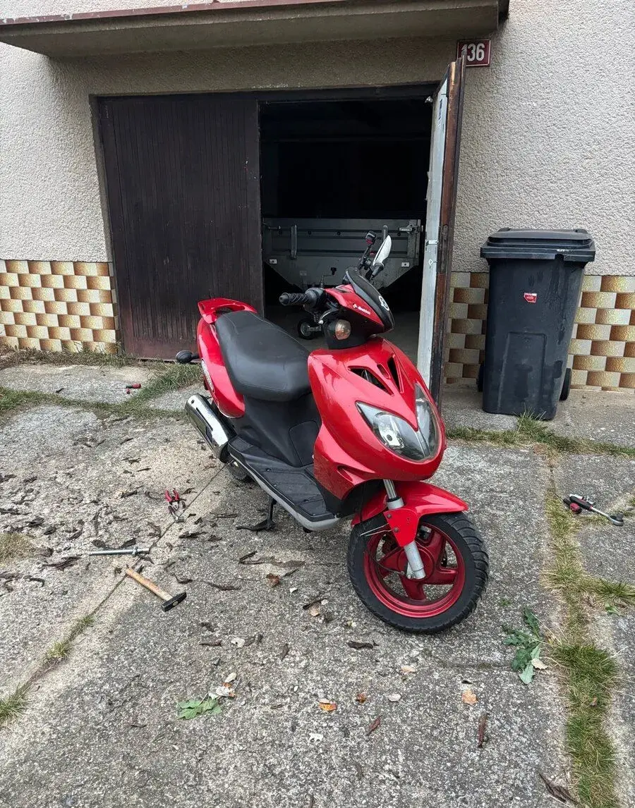 Keeway Focus 50 2T (2004) - startuje, plátna STK