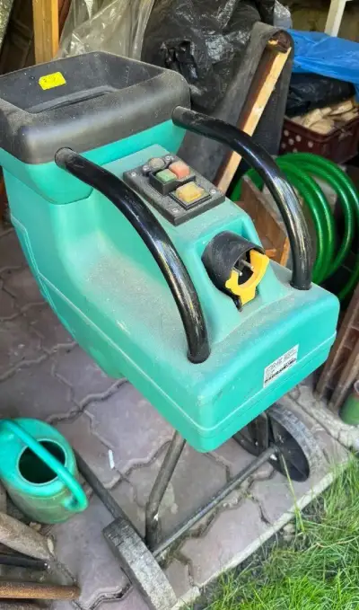 Štěpkovač, drtič větvi