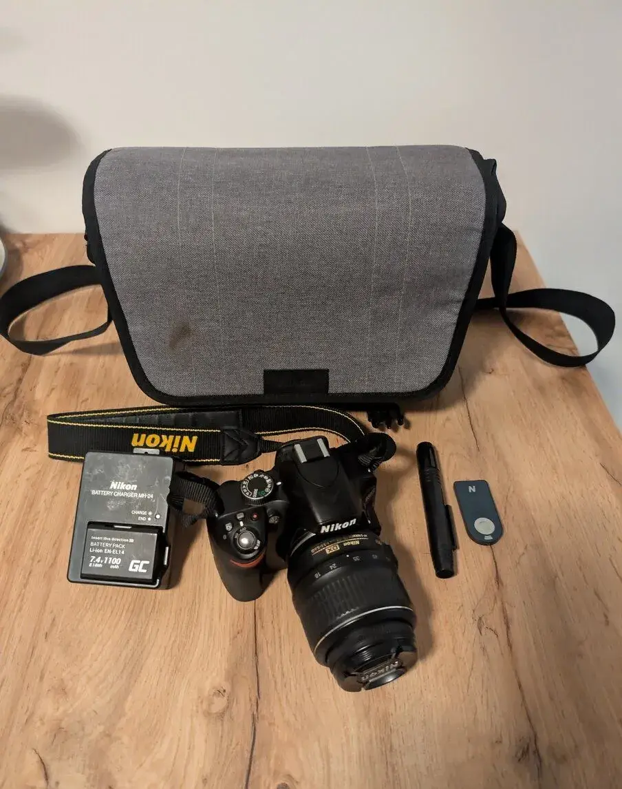 Nikon D3200 + Nikkor 18–55 mm + příslušenství