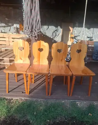 Židle z masivu