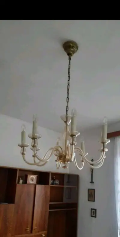 Skleněný lustr