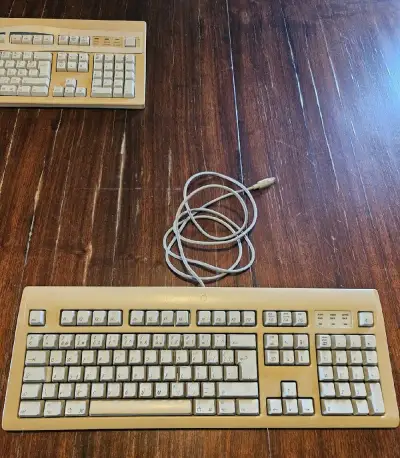 AppleDesign Keyboard M2980 CZ layout (1994)
