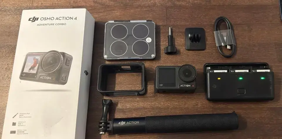 DJI Osmo Action 4 Adventure Combo