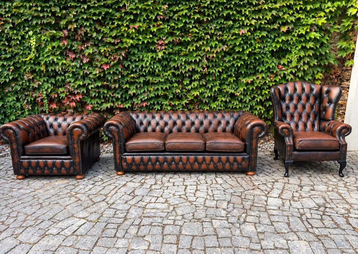 Kožená sedací souprava ve stylu Chesterfield