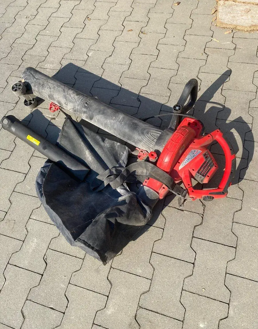 Foukač a vysavač listí 230V