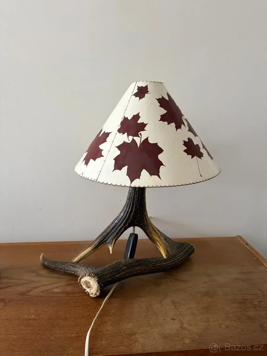 Lampa z paroží